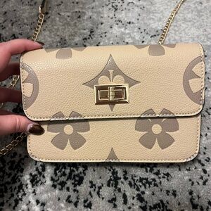Elegant Beige Crossbody Bag